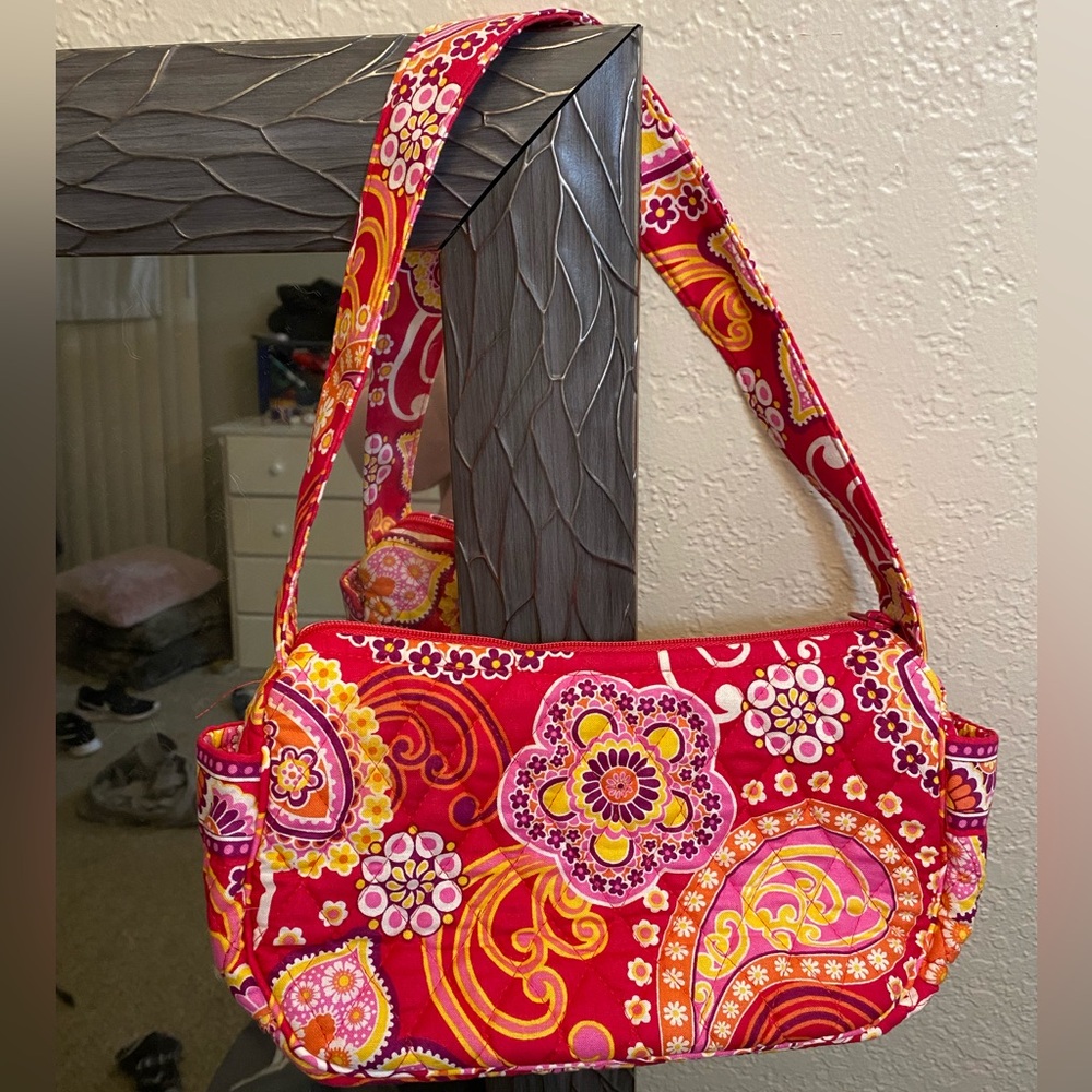 Vera Bradley red Paisley shoulder bag purse EUC